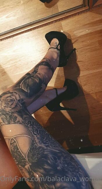 balaclava_woman