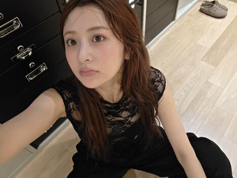 Huh Yunjin 허윤진